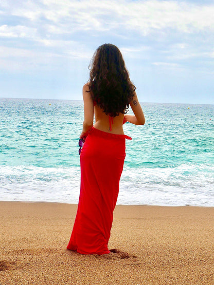 Photo de dos de la robe Ruibiara rouge de Bikidress, mettant en avant le design élégant et le détail du dos.